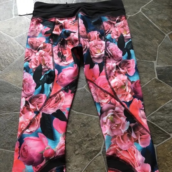 NWT Lululemon Secret Garden Run Inspire Crop Sz 4 - Picture 8 of 8